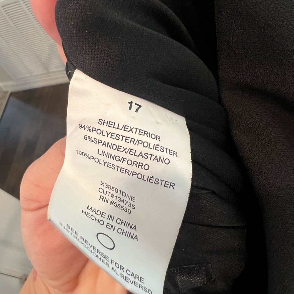 Elegant Black Evening Dress - Picture 6 of 7